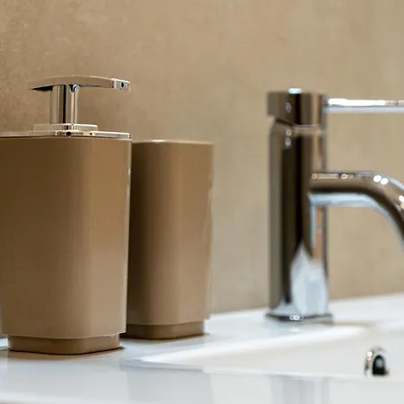 Rosa Homes Urban Living - Porto Antico, Acquario, Ascensore, Wi-fi Veloce * Janov